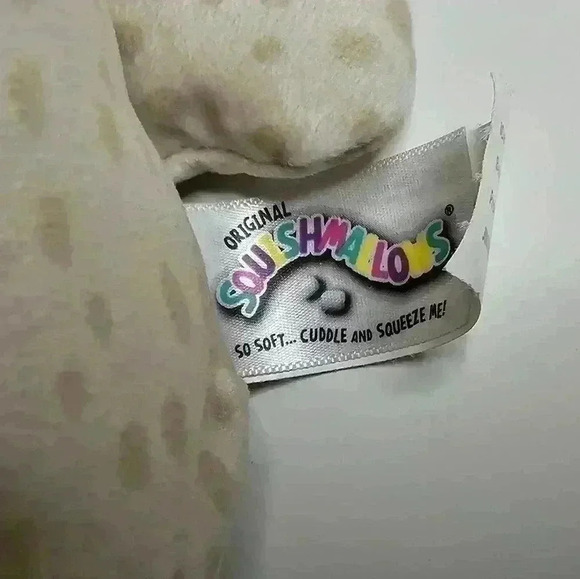 Squishmallows Original 8-Inch Lilou Beige Spotted Seal with White Belly - Small - Picture 2 of 6